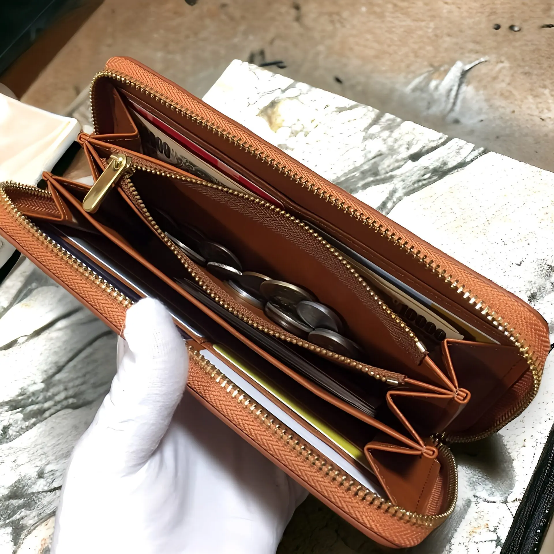 オイル加工 シンプルなブラウン ラウンドファスナー長財布 牛革 スプリットレザー