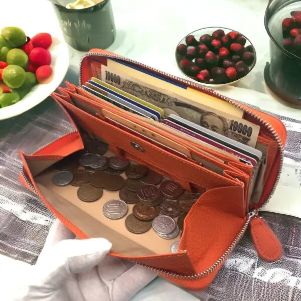 鮮やかなオレンジ☆ 通帳も入る大容量長財布 ボックス型小銭入れ